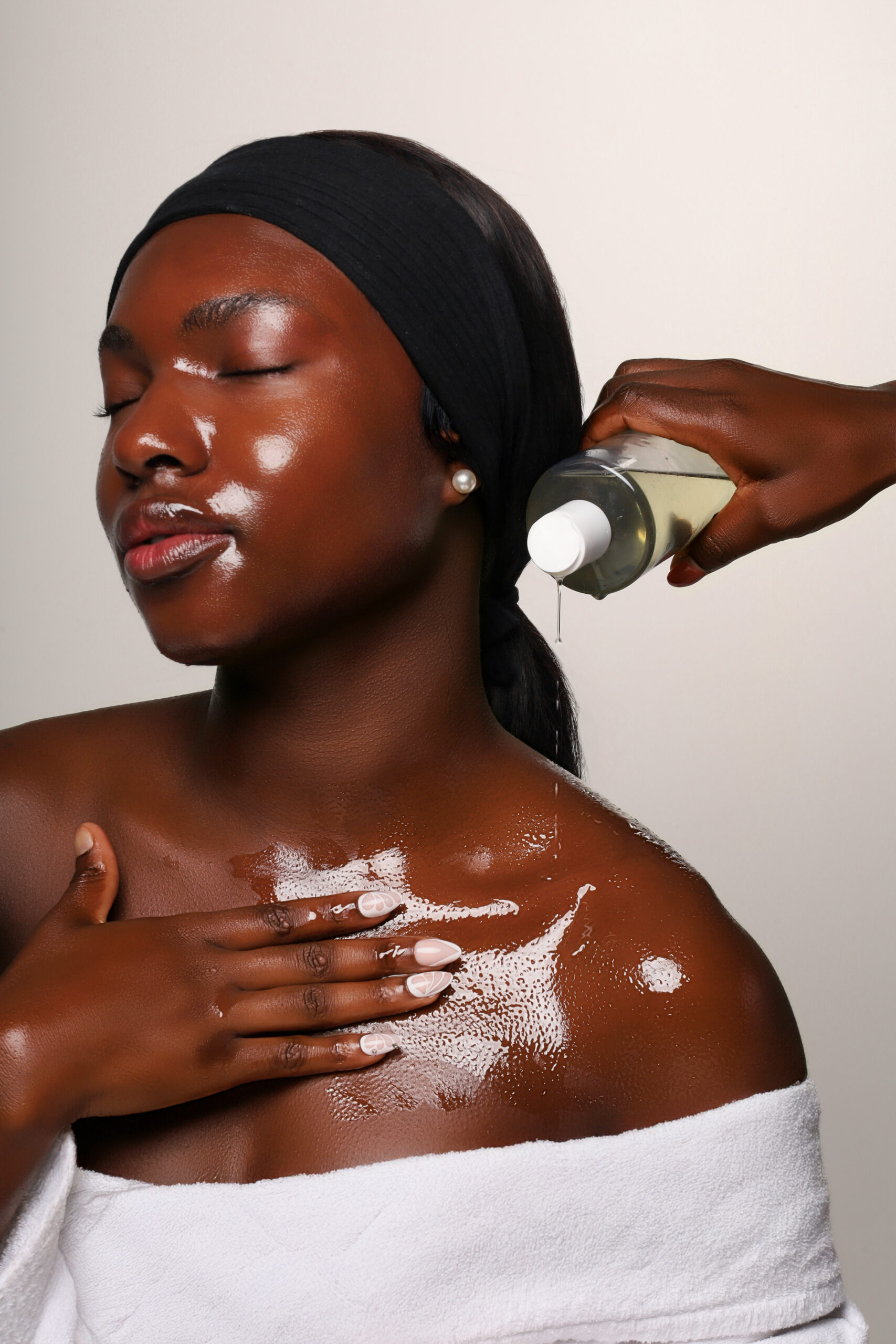 NutriClean – Huile Nettoyante Action 3 en 1 Visage et Corps - Image 2